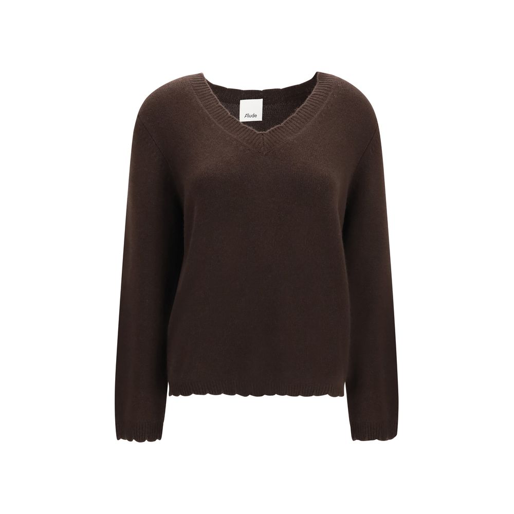 Sweater by Allude for women in cashmere & capra leather brown showcases a discreet silhouette, finished with a discreet v-neck neckline and long-sleeve for a discreet look.