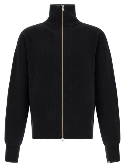 Cardigan by Extreme Cashmere for men in cashmere black, silver & striped showcases a luxurious silhouette, meticulously detailed with a sophisticated high-neck neckline and for a refined finish.