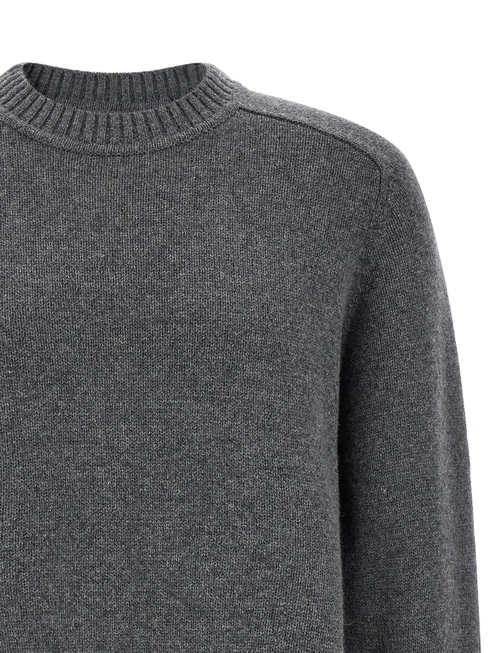 Cardigan by Extreme Cashmere for men in cashmere gray showcases a captivating silhouette, artfully detailed with a captivating and for a truly sophisticated captivating look.