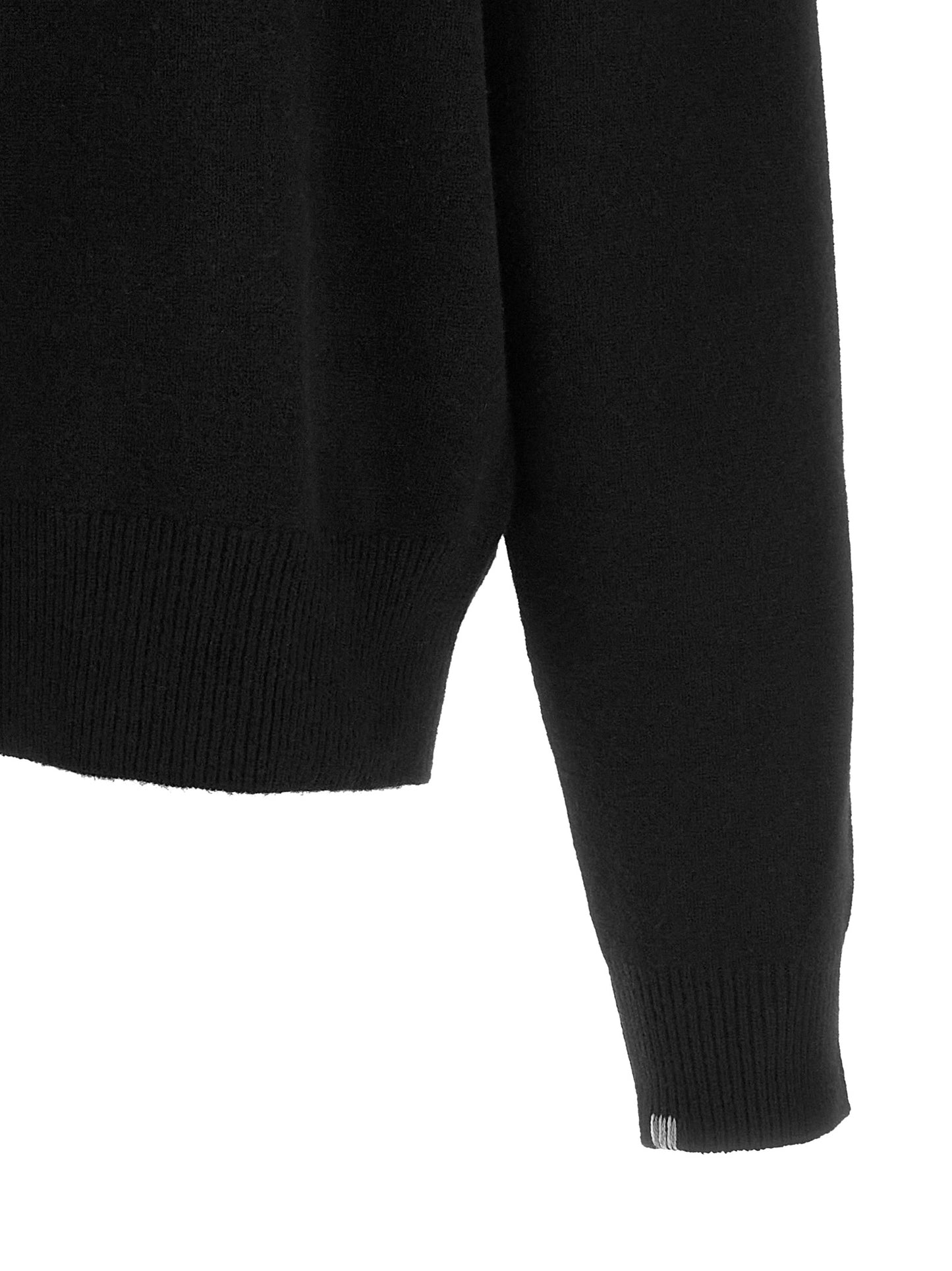 Cardigan by Extreme Cashmere for men in nylon & cashmere black & silver features an impeccable silhouette, showcasing a sophisticated and detail for a truly impeccable finish.