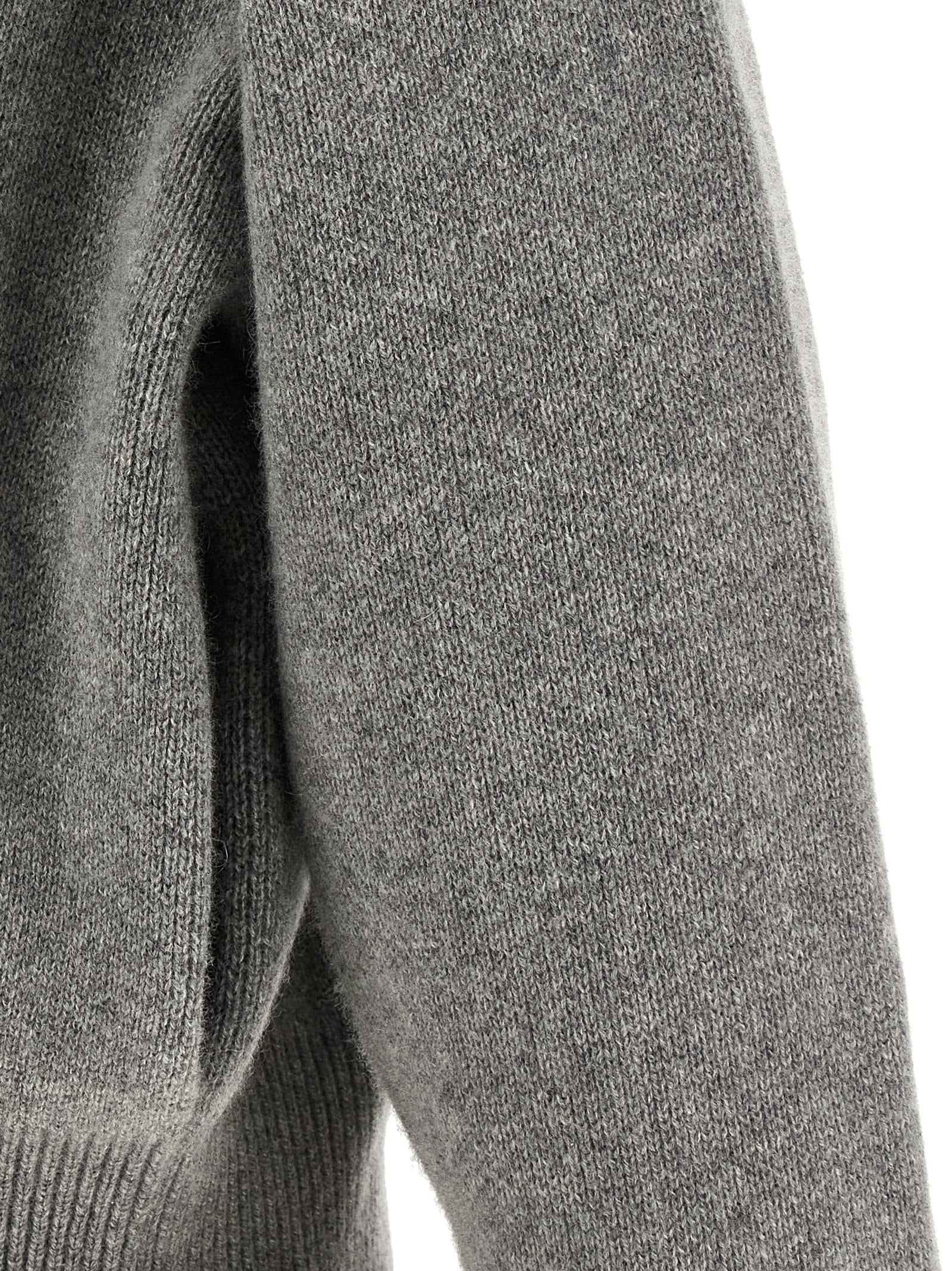 Cardigan by Extreme Cashmere for men in cashmere gray & signature features an impeccable silhouette, showcasing a sophisticated and detail for a truly impeccable finish.