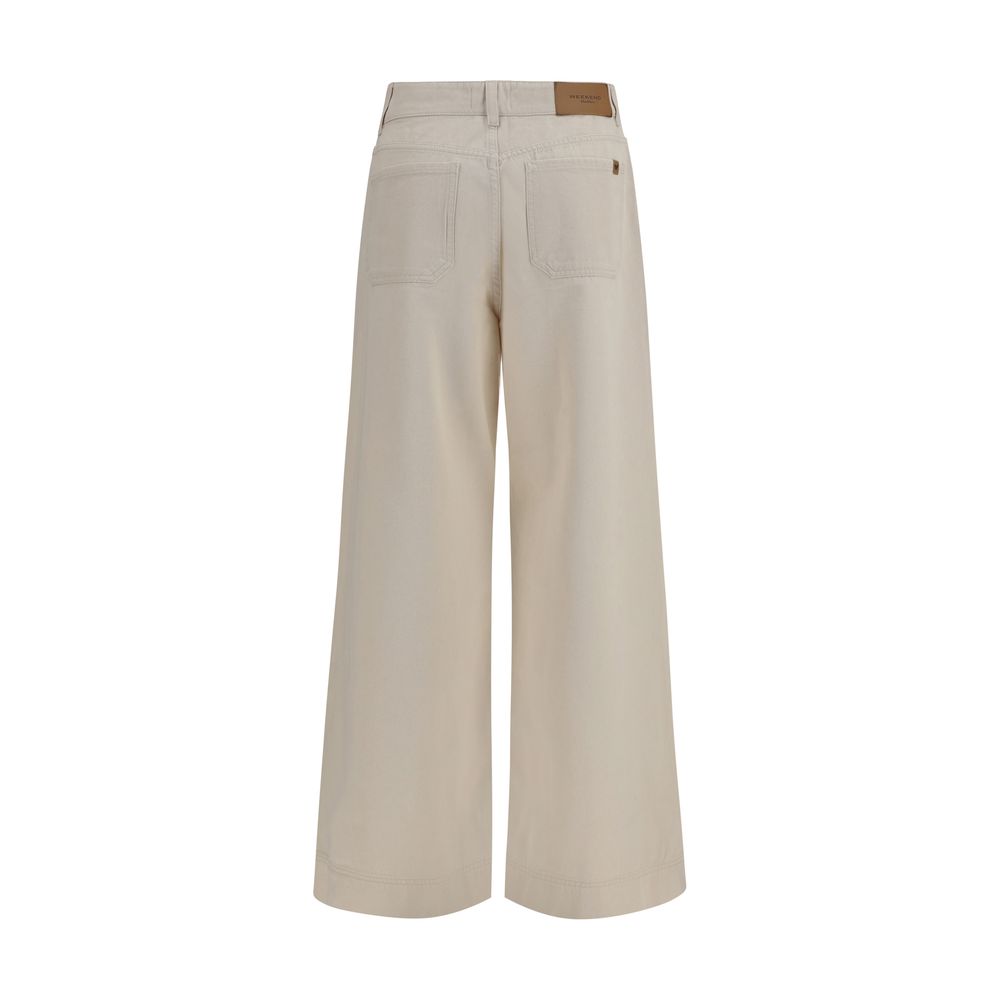 Trousers by Max Mara for women in denim cotton white features an sartorial silhouette, showcasing a precise regular-fit & wide and long with a sartorial for a refined look.