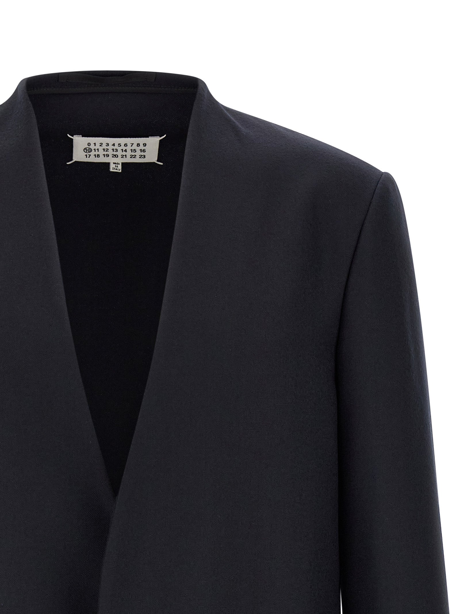 Blazer by Maison Margiela for men in flannel & virgin wool navy & signature presents a distinguished silhouette, detailed with a distinguished v-neck lapel neckline and distinctive for a truly sophisticated finish.