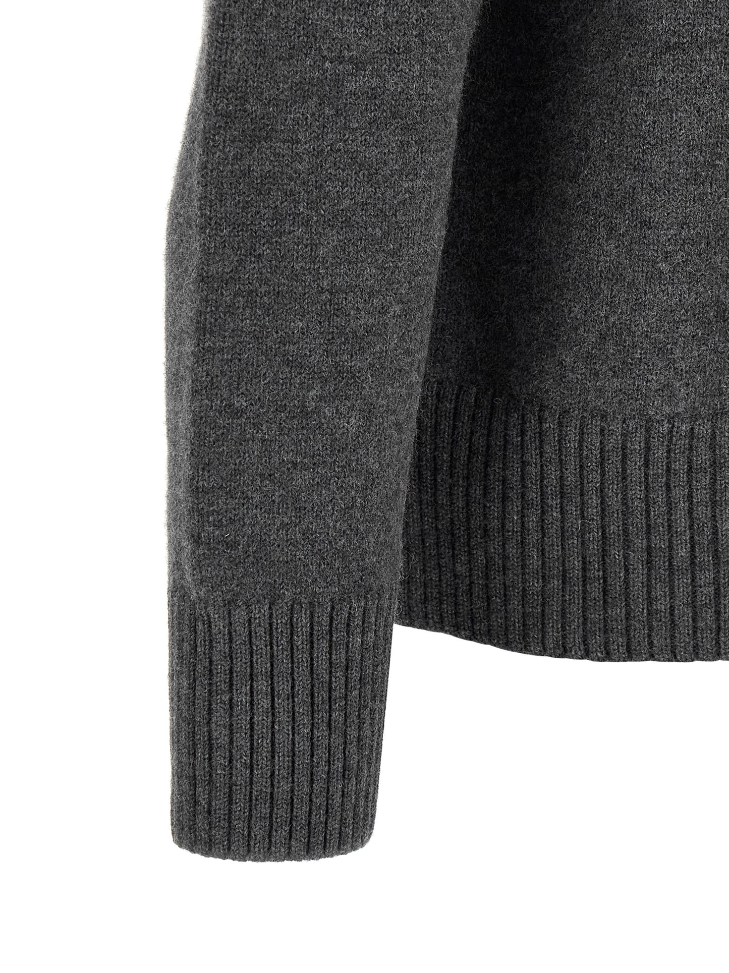 Cardigan by Ami Paris for men in wool gray & red features an impeccable silhouette, showcasing a sophisticated and detail for a truly impeccable finish.