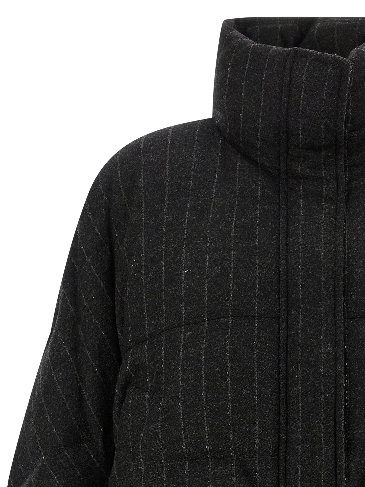 Puffer Jacket by Brunello Cucinelli for women in virgin cashmere wool viscose & sequins gray, patterned & pinstripe presents a effortlessly chic silhouette, showcasing a sophisticated and premium insulated for a truly effortlessly chic finish.