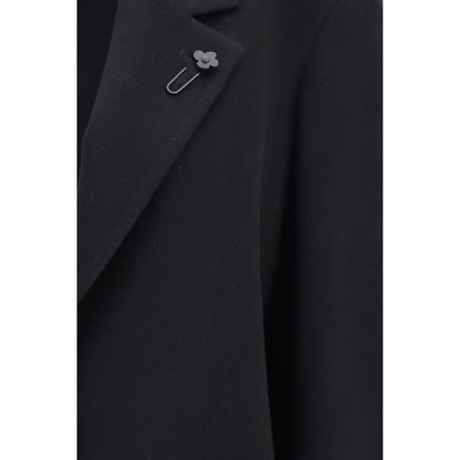 Blazer by Lardini for women in cashmere & capra leather black showcases a discerning silhouette, elegantly detailed with a sophisticated and premium for a truly discerning finish.