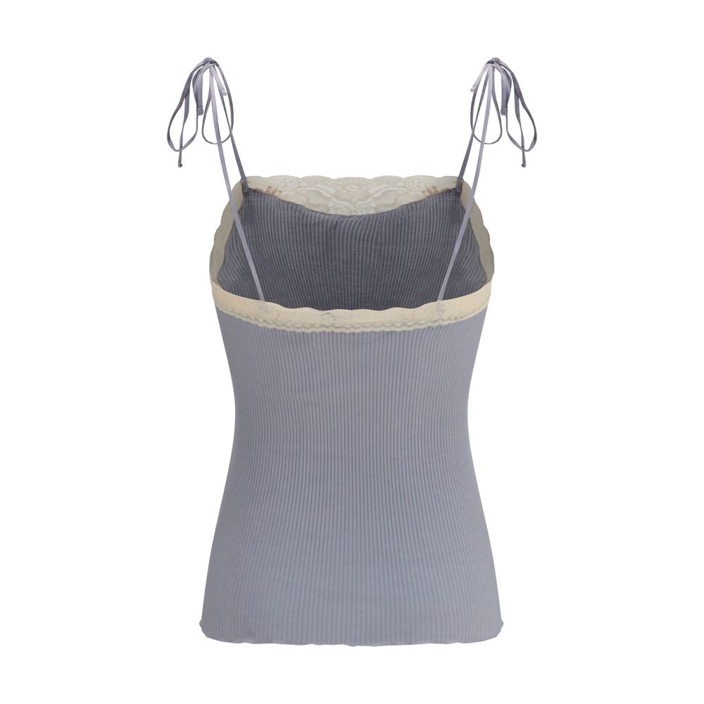 T-Shirt by Chloé for women in cashmere cotton & capra leather blue showcases a dramatic silhouette, elegantly detailed with a dramatic and for a truly dramatic finish.