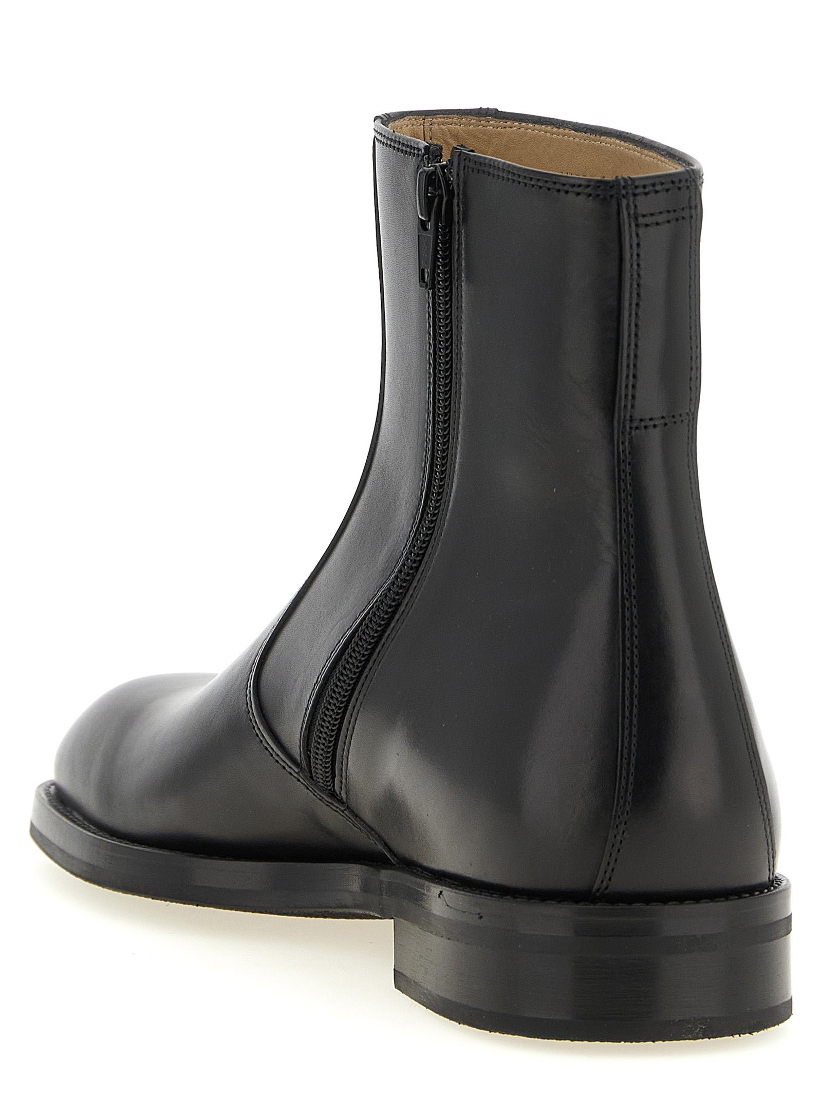 Ankle Boots by Lemaire for men in lamb leather black features an enchanting design from the Men's Lamb Leather Ankle Boots collection, highlighting a enchanting and square toe style for a refined look.