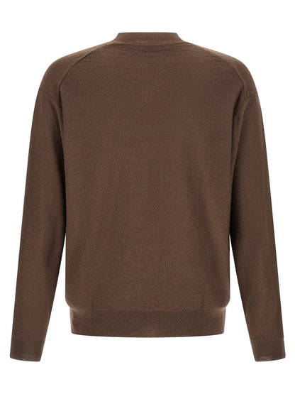 Cardigan by Lemaire for men in wool acrylic brown features an impeccable silhouette, showcasing a sophisticated v-neck neckline and detail for a truly impeccable finish.