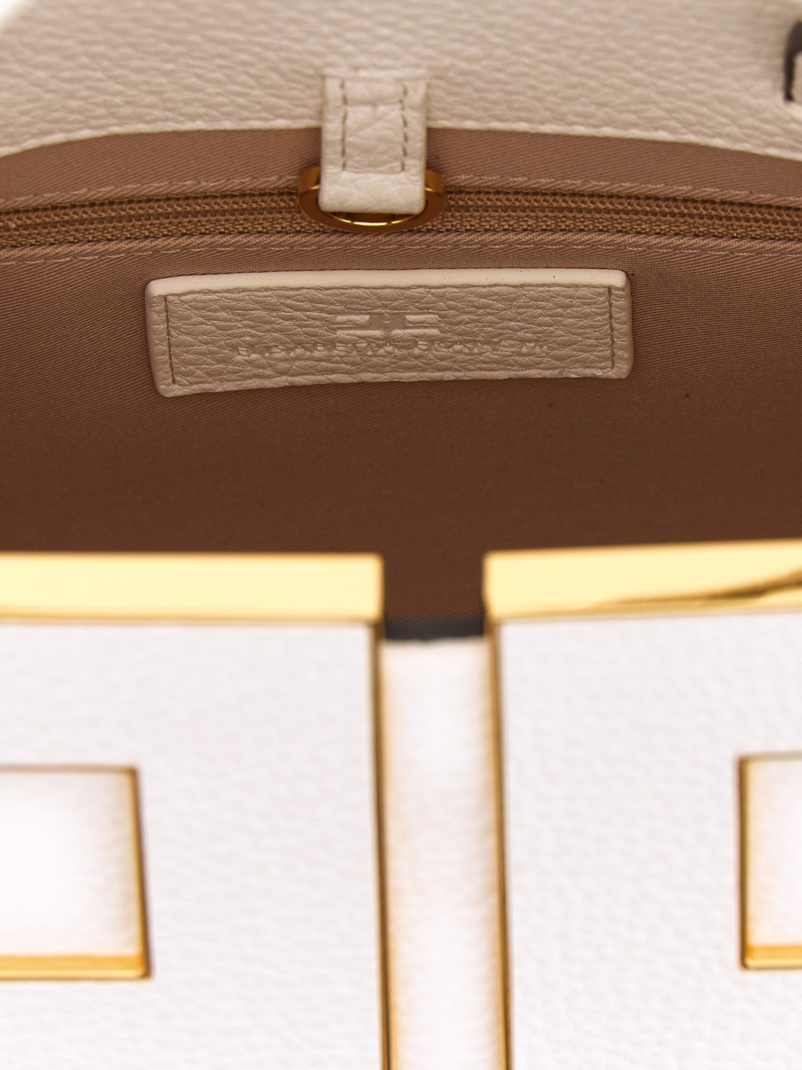 Tote Bag by Elisabetta Franchi for women in polyester polyurethane leather white features a urban sophisticate Polyester Polyurethane Leather Tote Bag design with a secure , ample , and versatile shoulder-strap & adjustable-strap for a urban sophisticate finish.