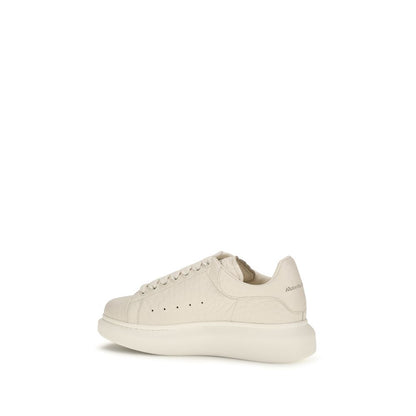 Sneakers by Alexander McQueen for women in bos taurus pebbled calf leather white & signature features an versatile design from the Women's Chunky Bos Taurus Pebbled Calf Leather Sneakers collection, highlighting a versatile chunky style for a premium, high-fashion look.