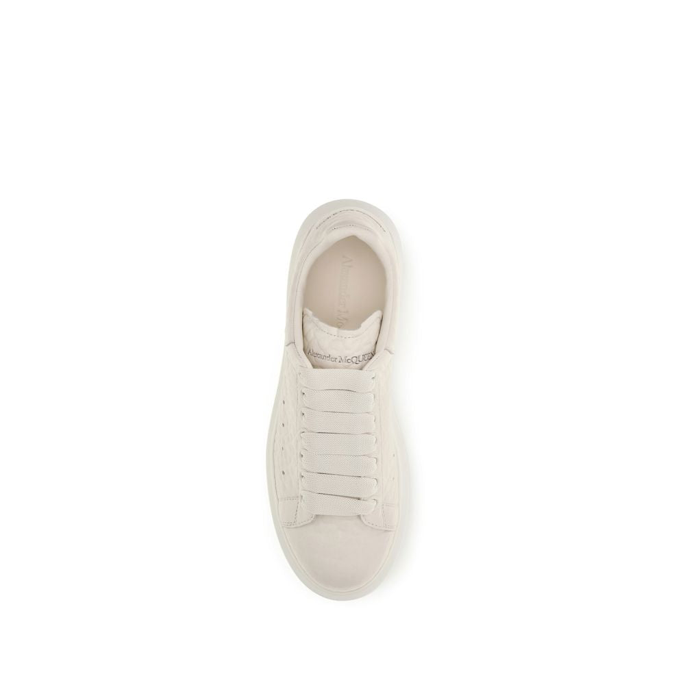 Sneakers by Alexander McQueen for women in bos taurus pebbled calf leather white & signature presents a impeccable silhouette as Women's Chunky Bos Taurus Pebbled Calf Leather Sneakers, expertly defined by a impeccable chunky style for a impeccable, high-fashion look.