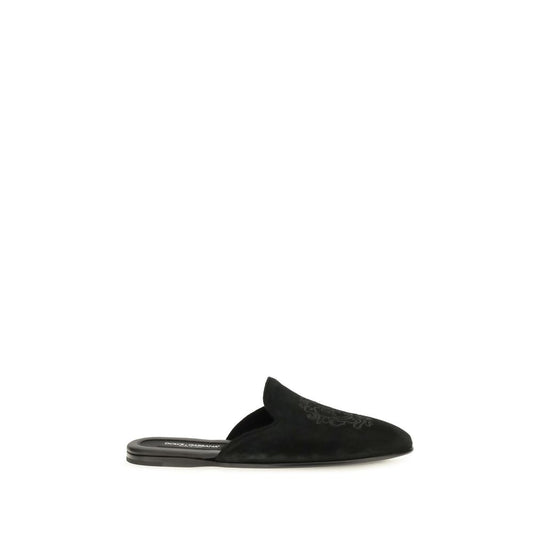 This Flat Mule Mules Slip-On Shoes by Dolce & Gabbana for men in bos taurus calfskin leather & tu black features an exquisite silhouette from the Men's Bos Taurus Calfskin Leather & TU Flat Mule Mules Slip-On Shoes collection, defined by a sophisticated flat and elegant .