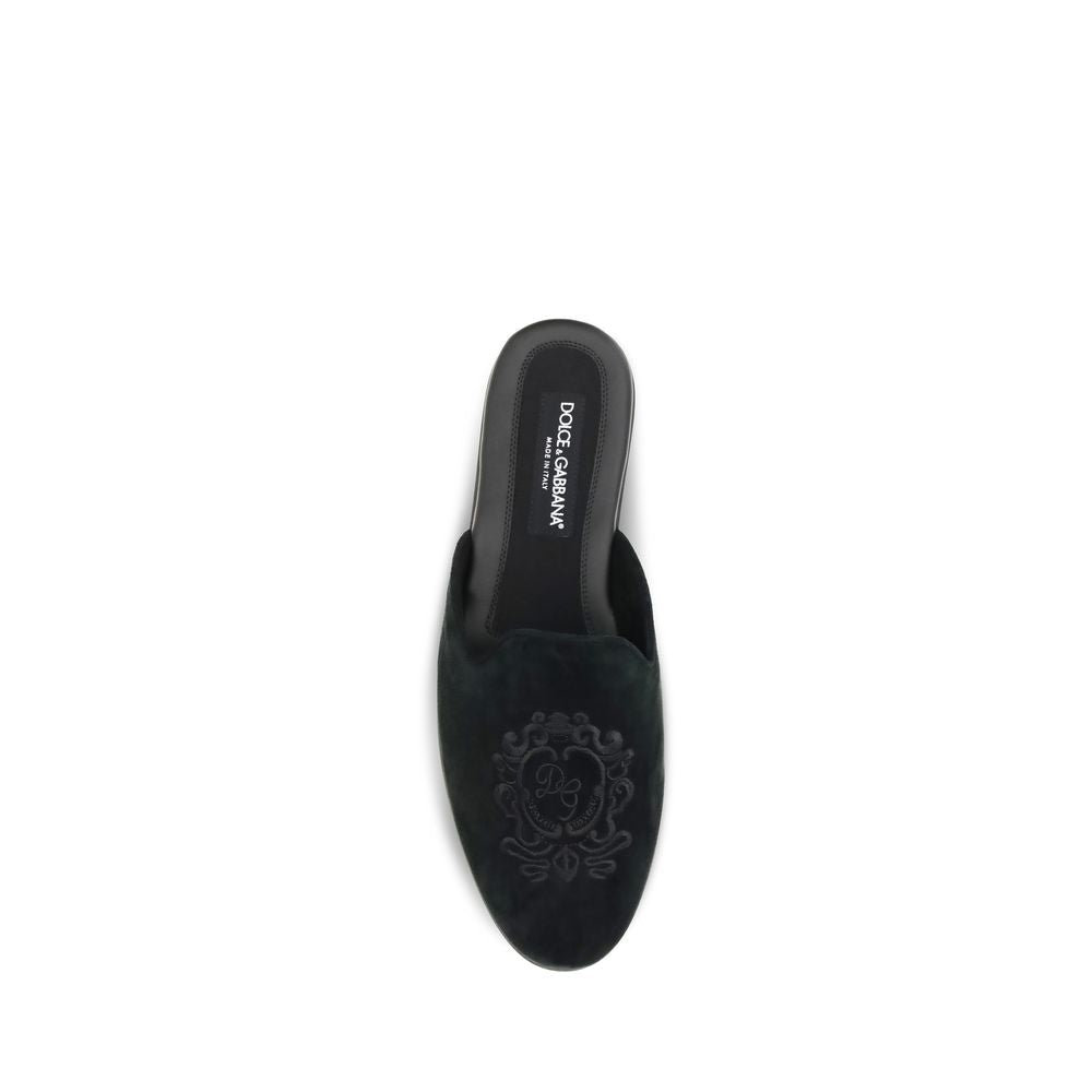 Flat Mule Mules Slip-On Shoes by Dolce & Gabbana for men in bos taurus calfskin leather & tu black features an ergonomic silhouette, perfectly showcasing Men's Bos Taurus Calfskin Leather & TU Flat Mule Mules Slip-On Shoes with its distinct flat and elegant .