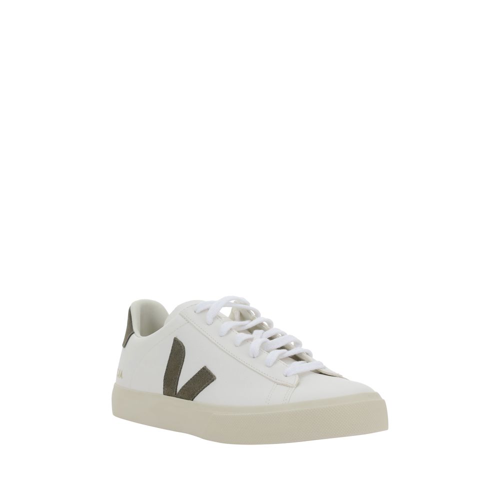 Sneakers by Veja for men in bos taurus calf suede leather white & signature presents a on trend silhouette from the Men's Low Top Bos Taurus Calf Suede Leather Sneakers collection, showcasing a on trend low-top style for an elevated aesthetic.