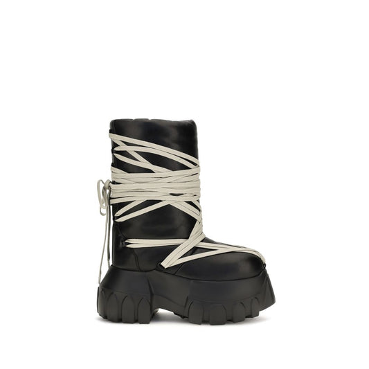 Platform Lace-Up High Knee-High Boots by Rick Owens for women in bos taurus calf leather black features an enchanting design from the Women's Bos Taurus Calf Leather Platform Lace-Up High Knee-High Boots collection, highlighting a enchanting platform and for a refined look.