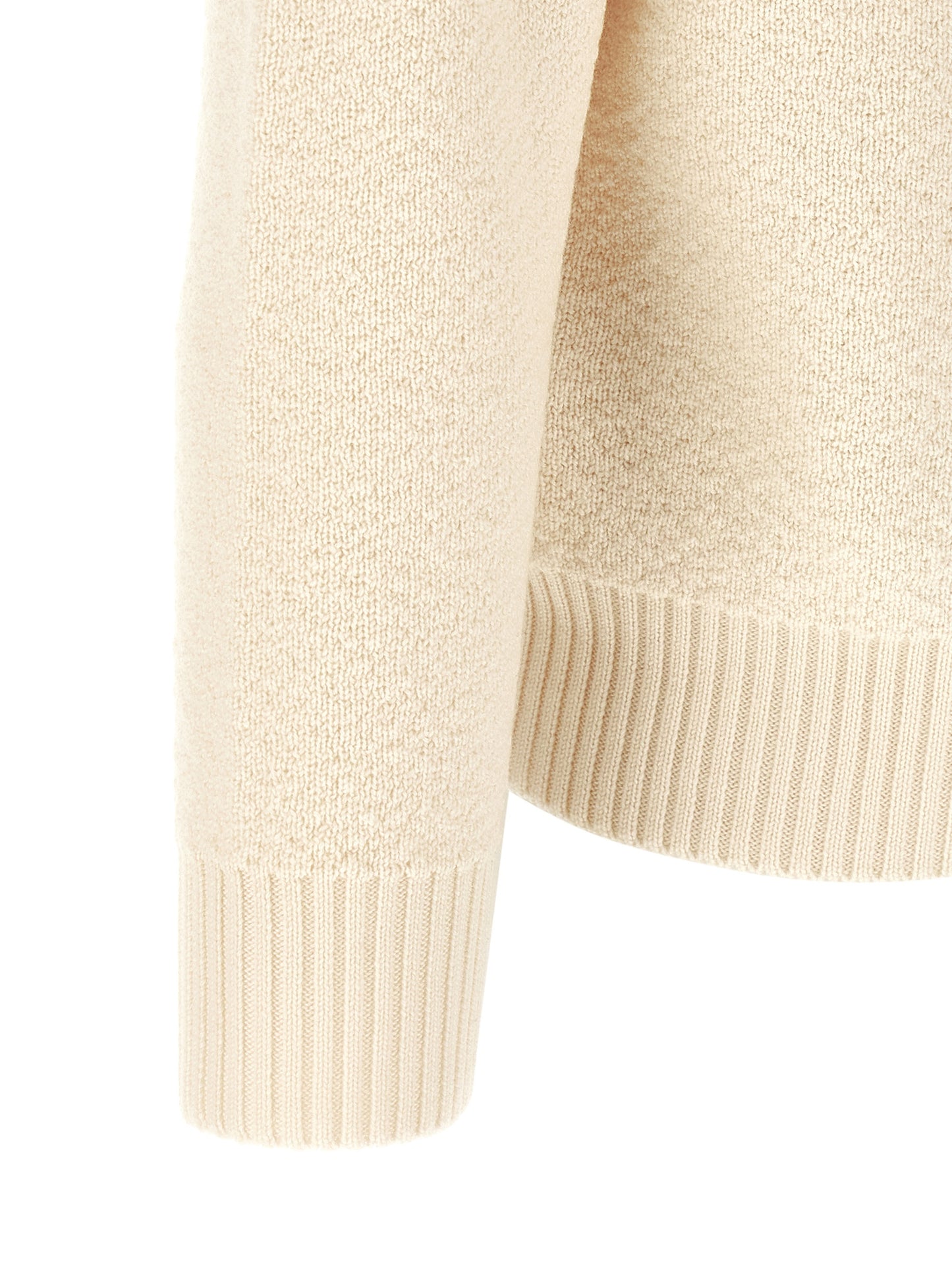 Cardigan by Stone Island for men in virgin wool white presents a textural silhouette, artfully finished with a textural v-neck neckline and for a sophisticated, textural look.