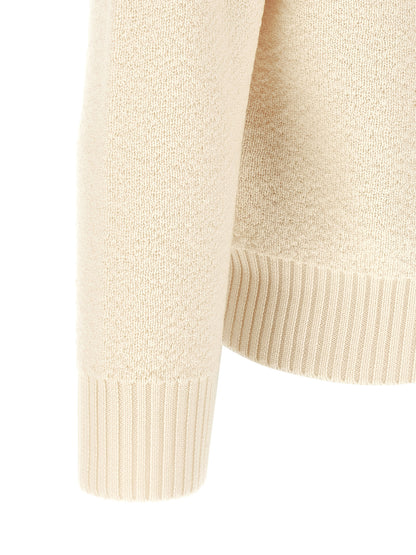 Cardigan by Stone Island for men in virgin wool white presents a textural silhouette, artfully finished with a textural v-neck neckline and for a sophisticated, textural look.