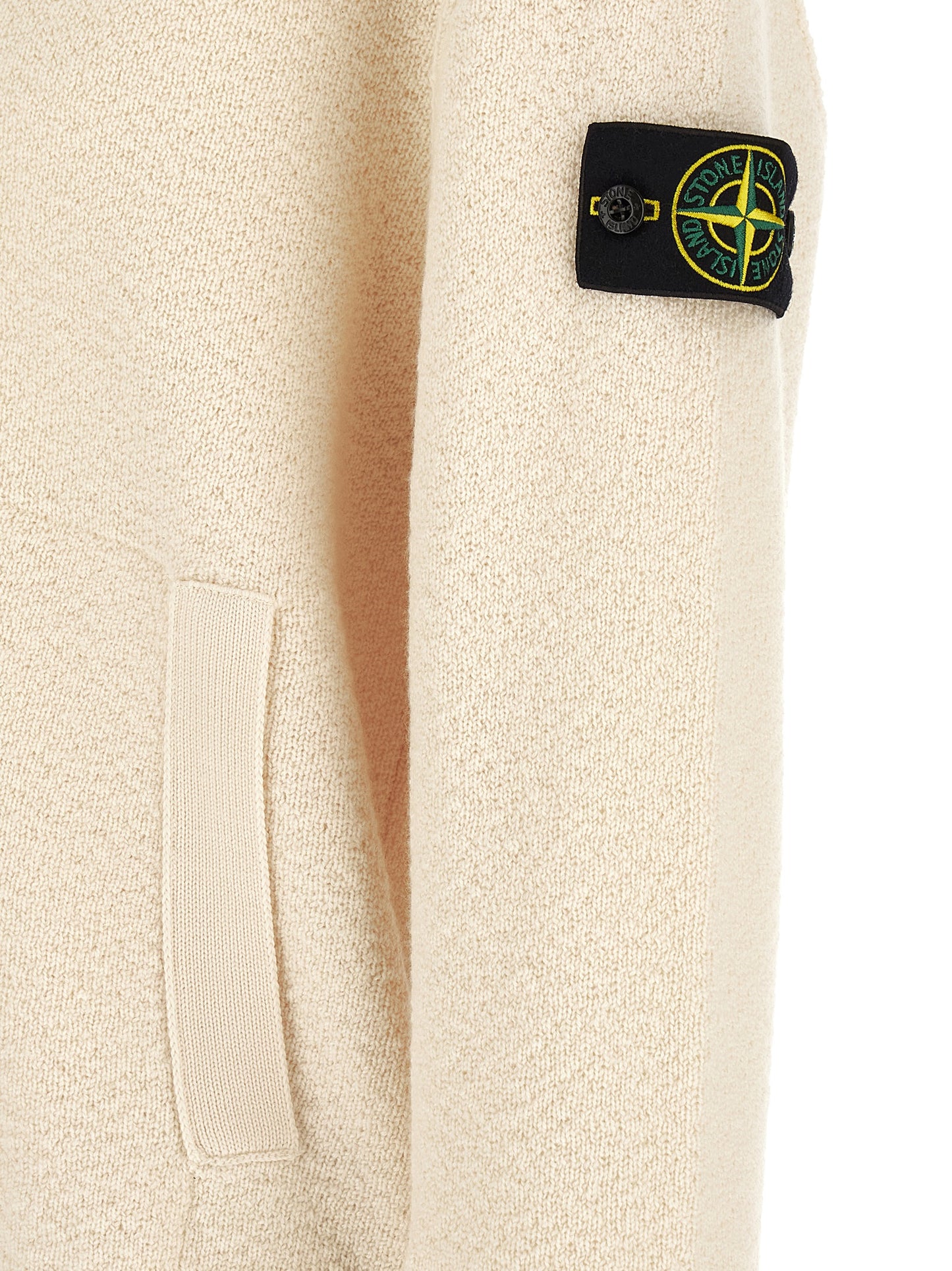 Cardigan by Stone Island for men in virgin wool white features an crisp silhouette, showcasing a sophisticated and detail for a truly crisp finish.