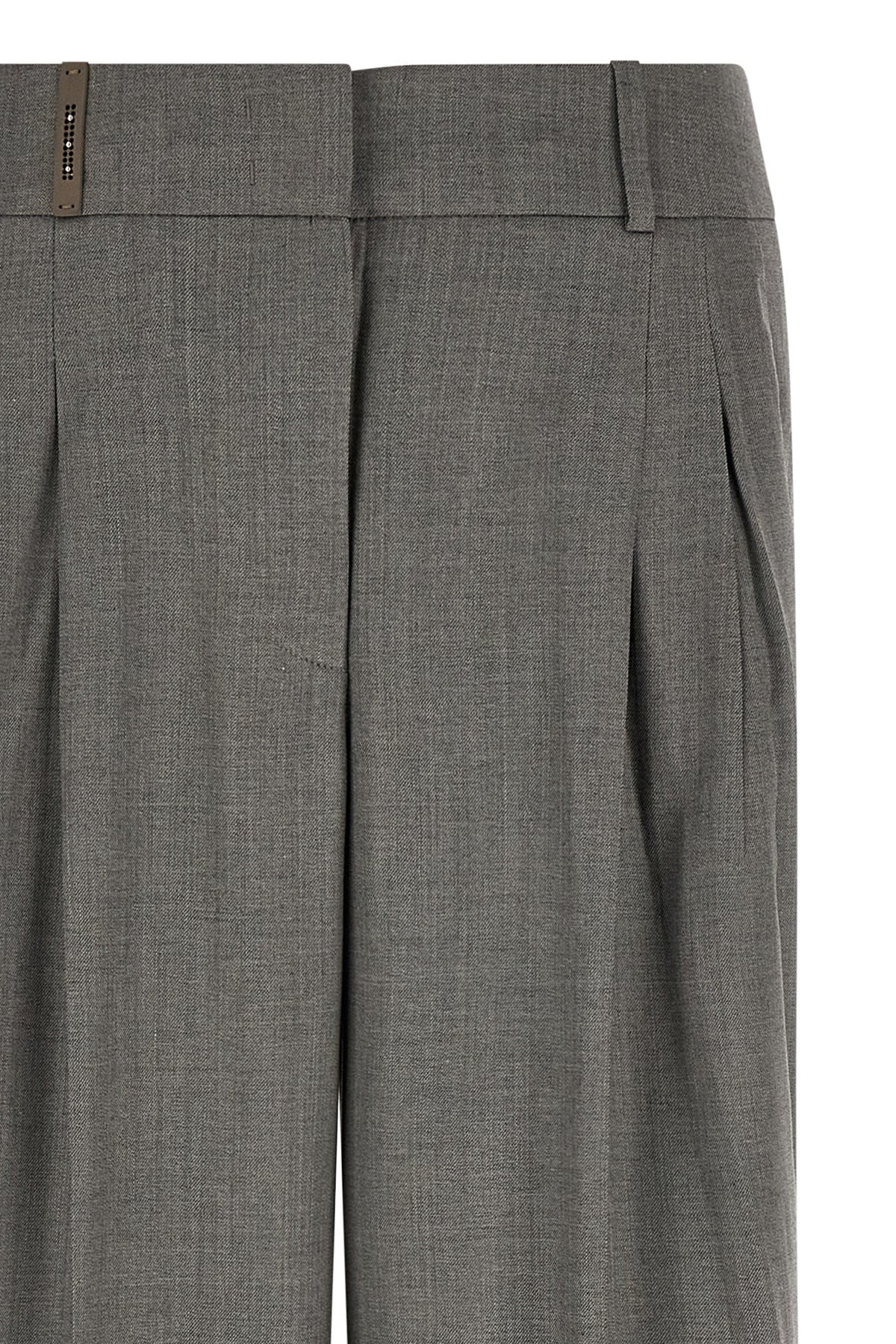 Trousers by Peserico for women in virgin wool & viscose gray presents a perennial silhouette, meticulously tailored with a relaxed-fit & wide cut, long finish, and an elegant .