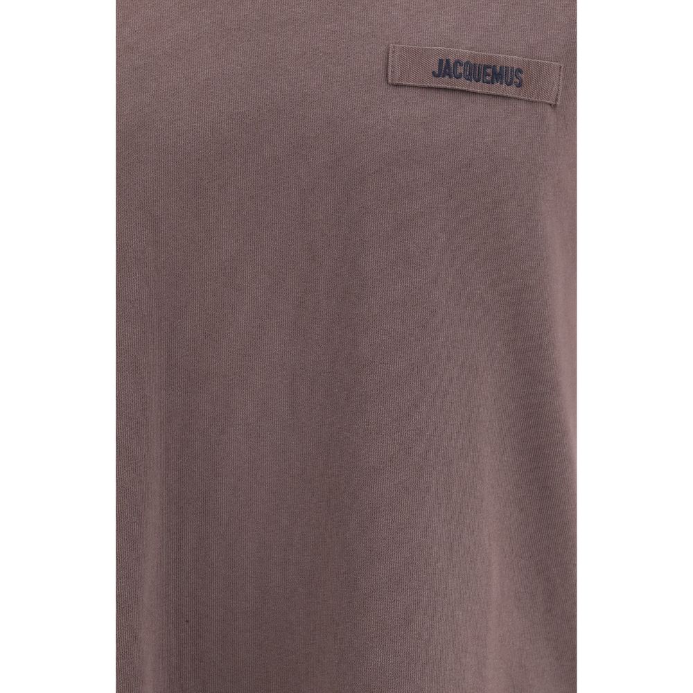 T-Shirt by Jacquemus for men in cotton brown & monogram features an on trend silhouette, perfectly showcasing a on trend and for an elevated aesthetic.