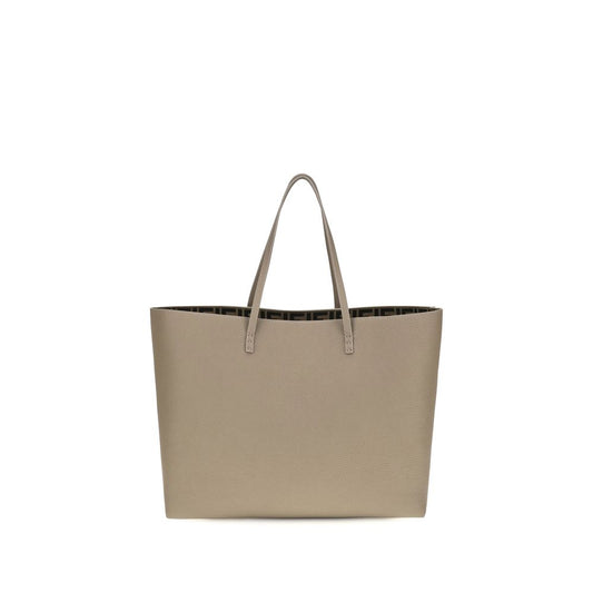Tote Shoulder Bag by Fendi for women in bos taurus calfskin leather beige & natural showcases a enviable silhouette, artfully detailed with a secure zipper, organized , and versatile shoulder-strap & handle for a enviable look.