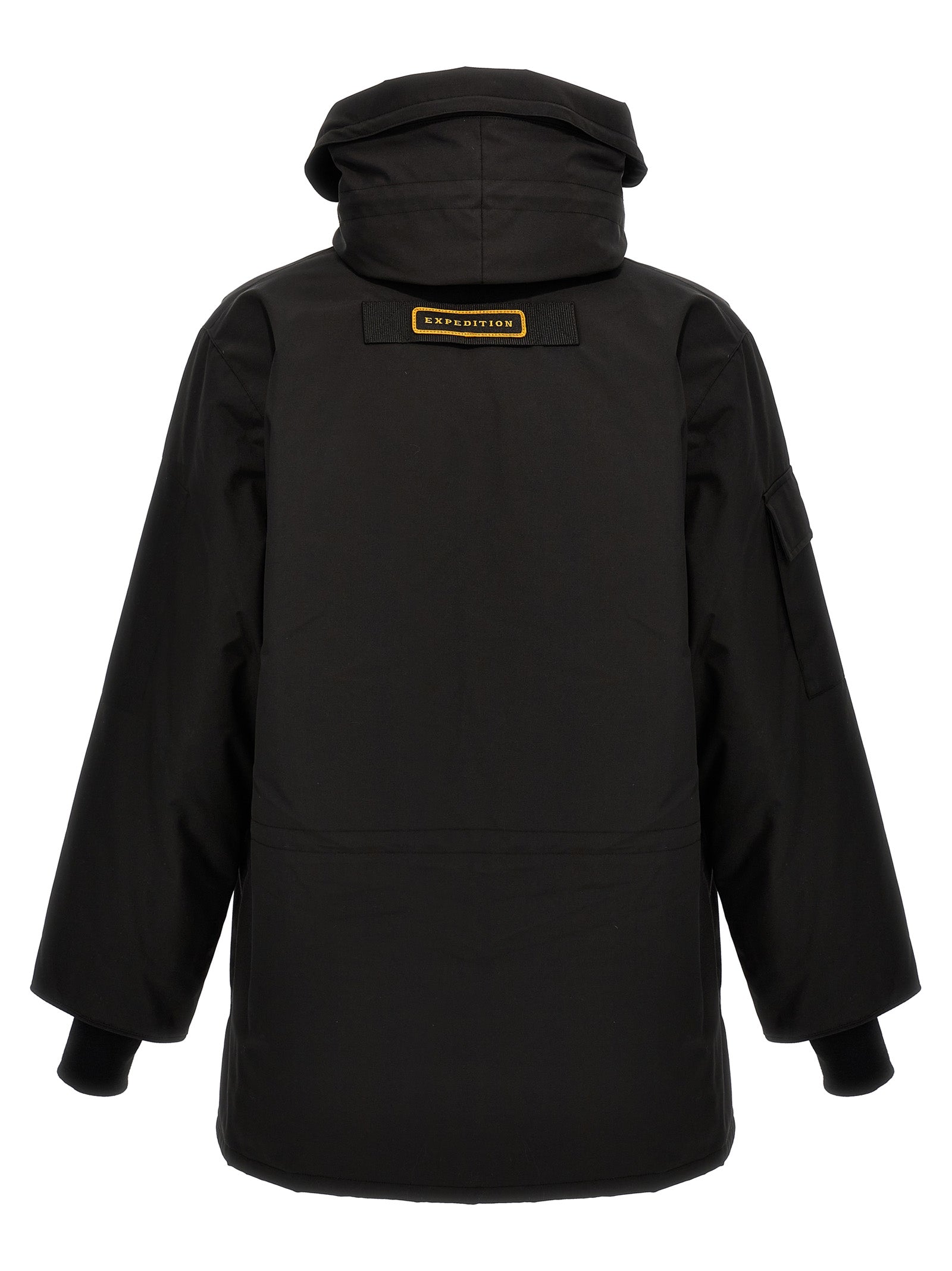 This Hooded Parka by Canada Goose for men in cotton polyester black presents a enveloping silhouette, meticulously detailed with insulated & hooded and a enveloping hooded neckline.
