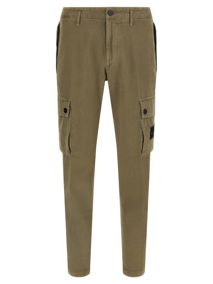 Cargo Pants by Stone Island for men in stretch cotton twill bicolour, green & olive features an smart casual and long, expertly tailored with a and smart casual utilitarian details for a sophisticated look.