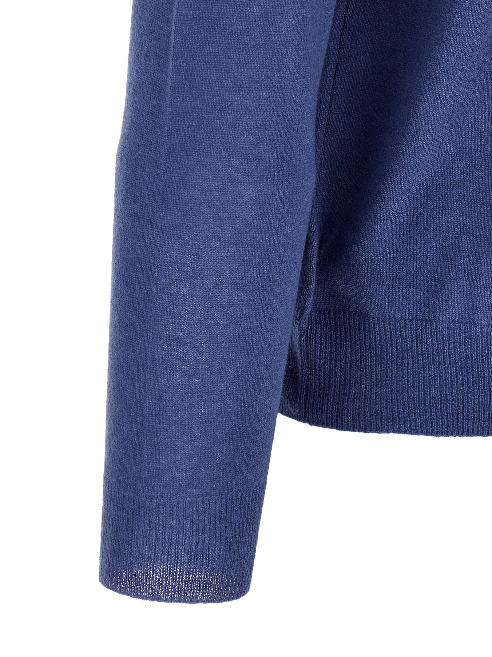 Cardigan by ZANONE for men in cashmere & polyamide light-blue showcases a luxurious silhouette, meticulously detailed with a sophisticated and for a refined finish.