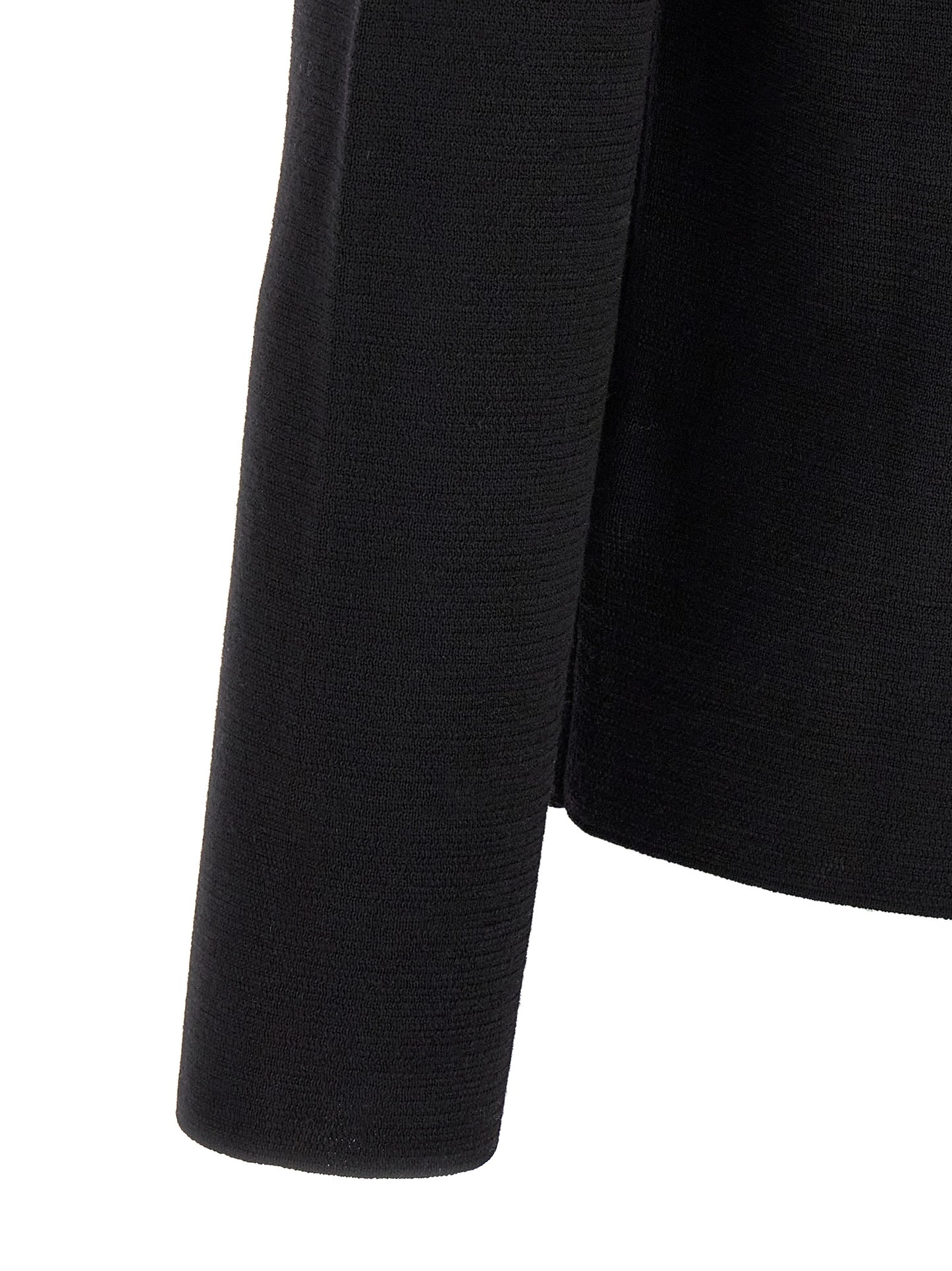 Cardigan by ZANONE for men in virgin wool black showcases a luxurious silhouette, meticulously detailed with a sophisticated and for a refined finish.