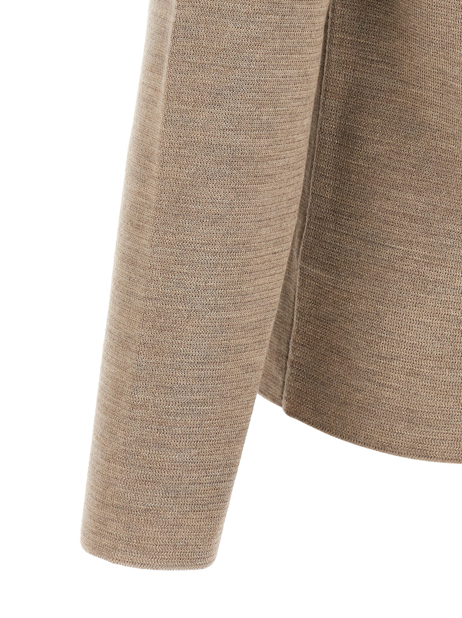 Cardigan by ZANONE for men in virgin wool beige showcases a luxurious silhouette, meticulously detailed with a sophisticated and for a refined finish.