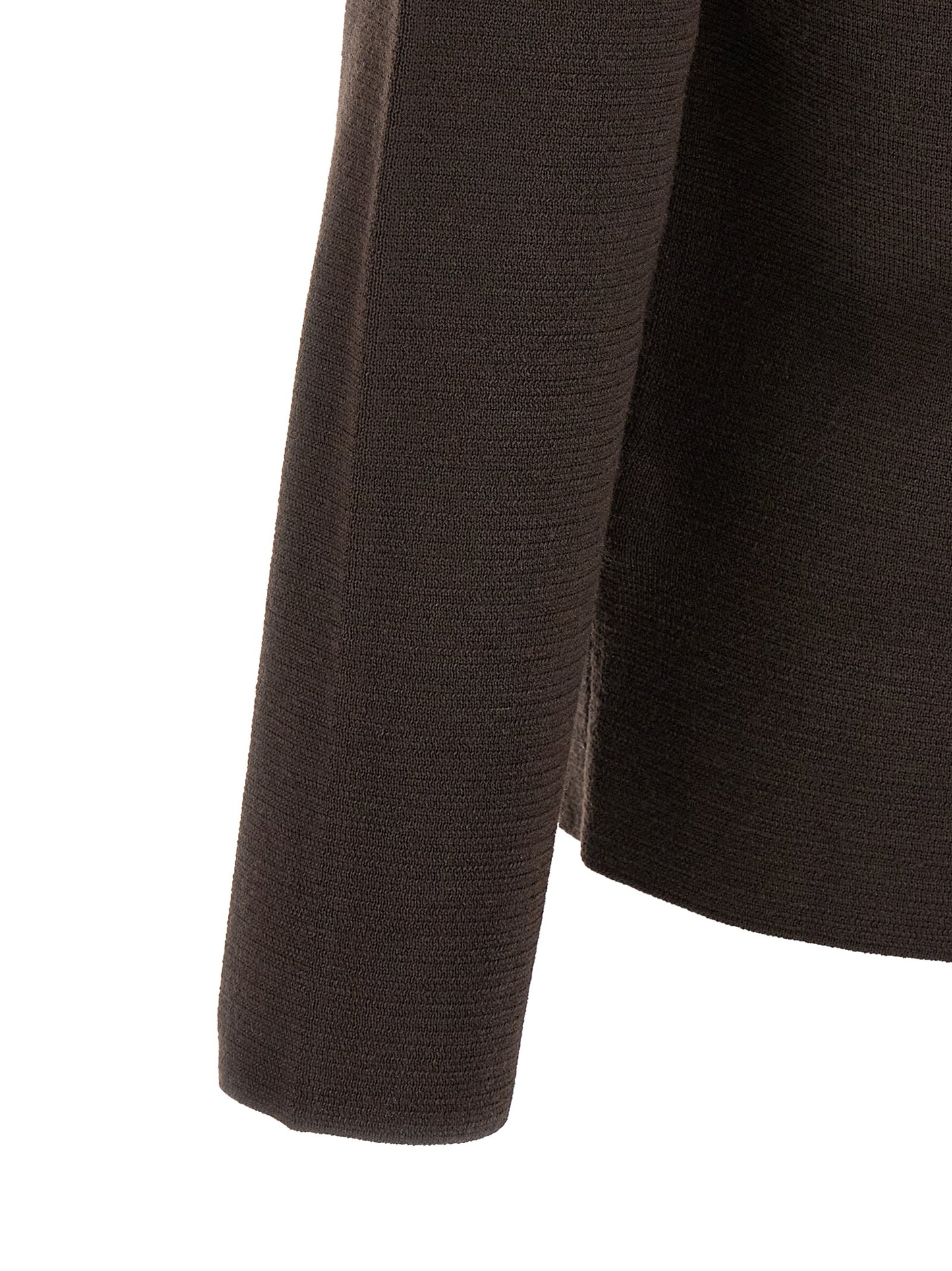 Cardigan by ZANONE for men in virgin wool brown & horn showcases a captivating silhouette, artfully detailed with a captivating and for a truly sophisticated captivating look.