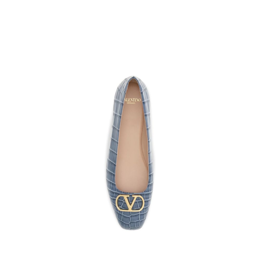 Ballet Flat Shoes by Valentino Garavani for women in bos taurus calfskin crocodile nappa leather blue & signature features an statuesque silhouette from the V Logo Women's Bos Taurus Calfskin Crocodile Nappa Leather Ballet Flat Shoes collection, showcasing a and a statuesque for a statuesque look.