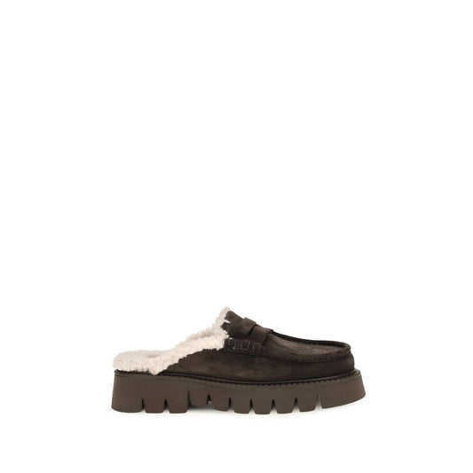 Clogs Mules Flat Shoes by Pedro García for women in bos taurus calf leather brown presents a impeccable silhouette as Women's Bos Taurus Calf Leather Clogs Mules Flat Shoes, artfully designed with a and a impeccable for a refined, upscale finish.