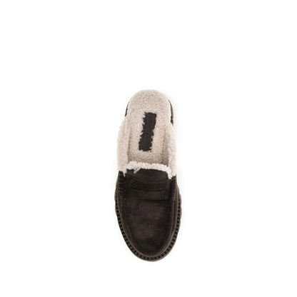 Clogs Mules Flat Shoes by Pedro García for women in bos taurus calf leather brown features an captivating silhouette, showcasing the captivating style of the Women's Bos Taurus Calf Leather Clogs Mules Flat Shoes with its distinct and refined .