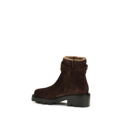 Ankle Boots by Valentino Garavani for women in bos taurus calf leather black, brown, gold & signature features an high-performance silhouette, showcasing the sophisticated design of the V Logo Women's Bos Taurus Calf Leather Ankle Boots with a block-heel and a refined .