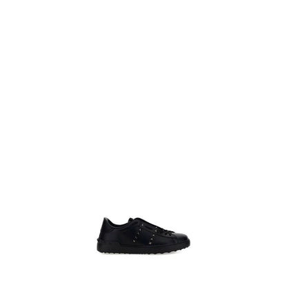Athletic Sneakers Valentino Garavani men bos taurus calf leather black & signature featuring a avant-garde Rockstud Men's Athletic Bos Taurus Calf Leather Sneakers design with a avant-garde athletic style for a refined finish.