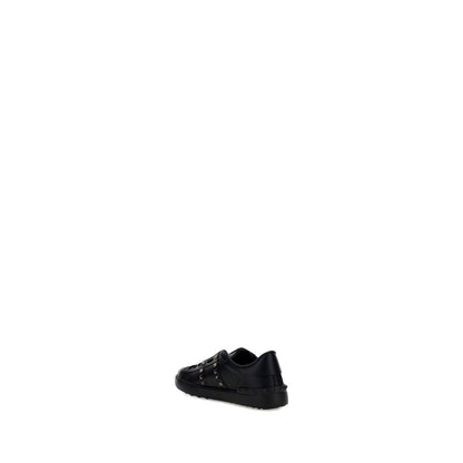 Athletic Sneakers by Valentino Garavani for men in bos taurus calf leather black & signature showcases an impeccable silhouette, defined by an impeccable athletic style design that perfectly captures the essence of the Rockstud Men's Athletic Bos Taurus Calf Leather Sneakers.