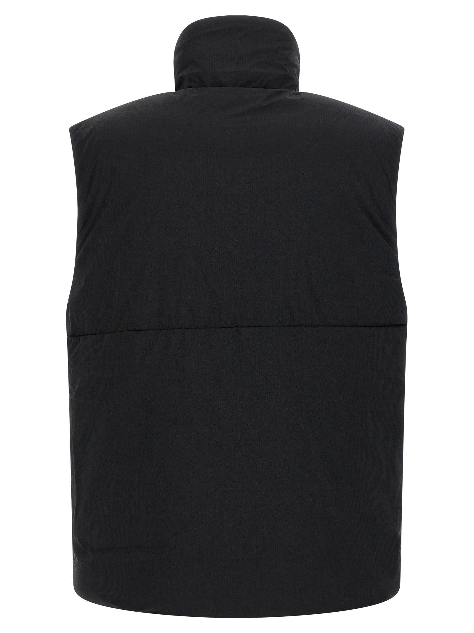 Vest by Canada Goose for men in polyamide black & signature showcases a utilitarian silhouette, artfully incorporating pockets and a utilitarian high-neck neckline for a truly utilitarian finish.