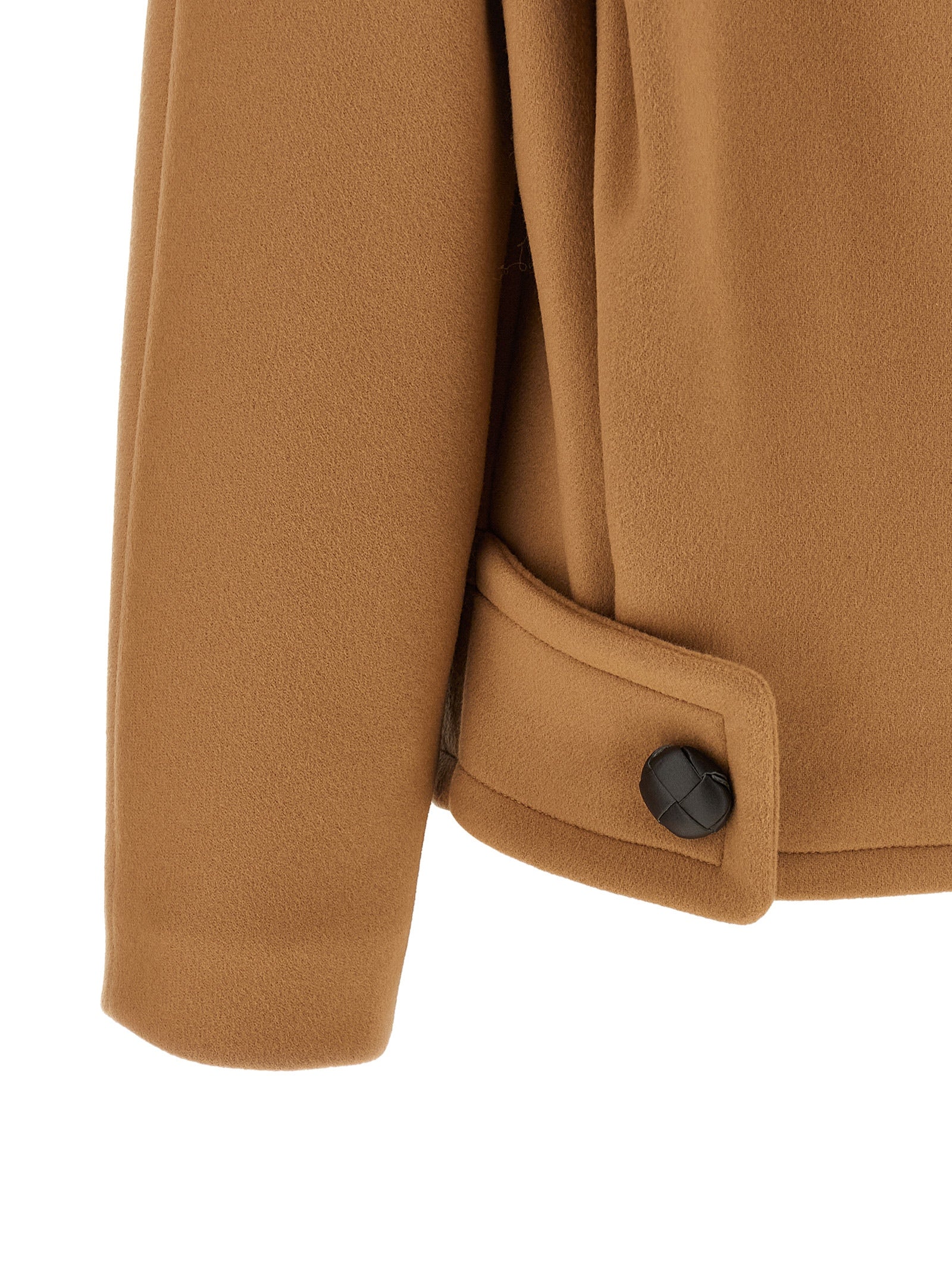 Overcoat by Stella McCartney for women in wool & leather beige, camel, silver & signature features a contemporary silhouette showcasing a contemporary and refined pockets & insulated for a sophisticated finish.