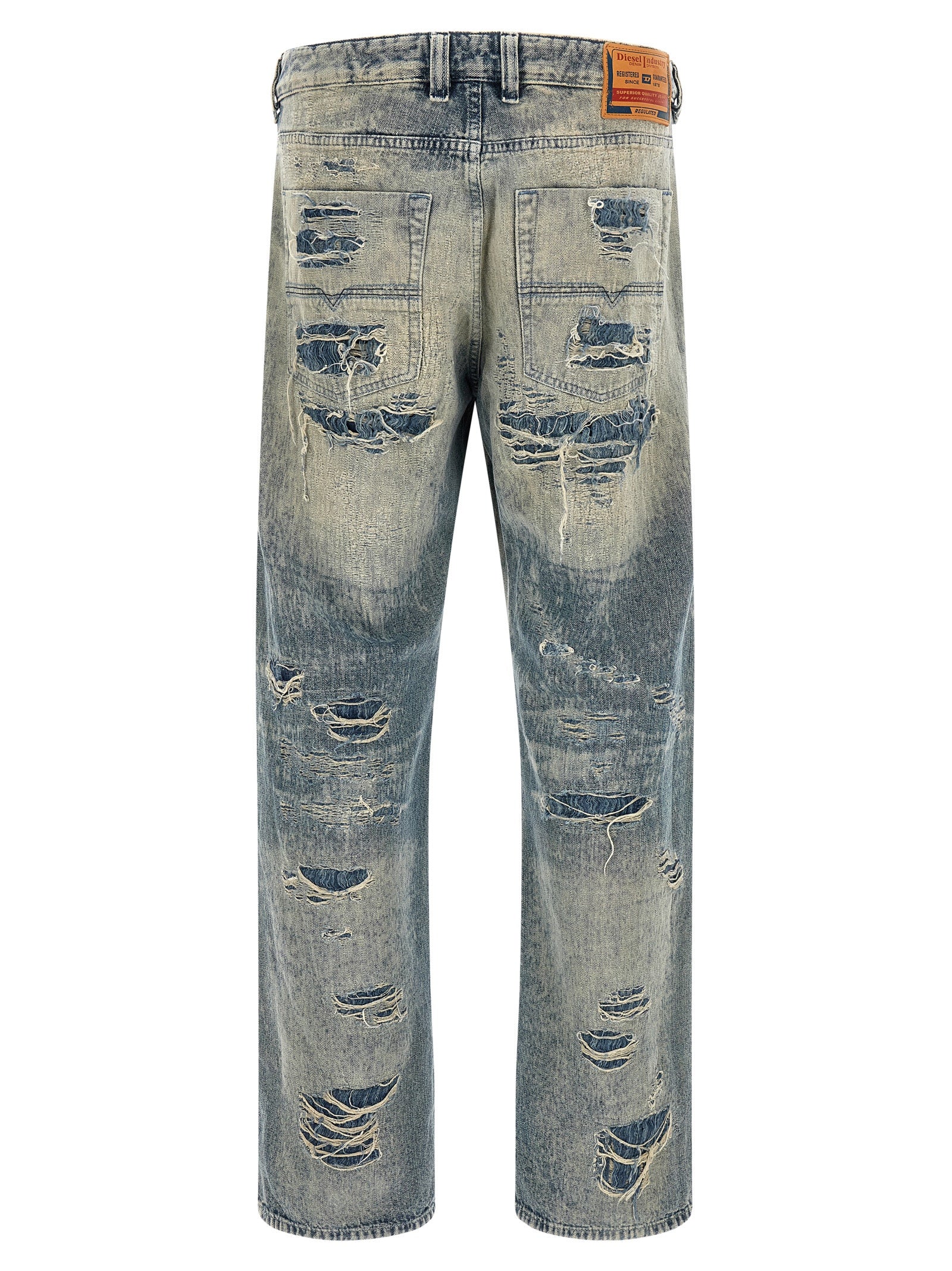 Jeans by Diesel for men in denim cotton light-blue features an sartorial straight-leg & relaxed-fit and long with a cut for a sartorial finish.