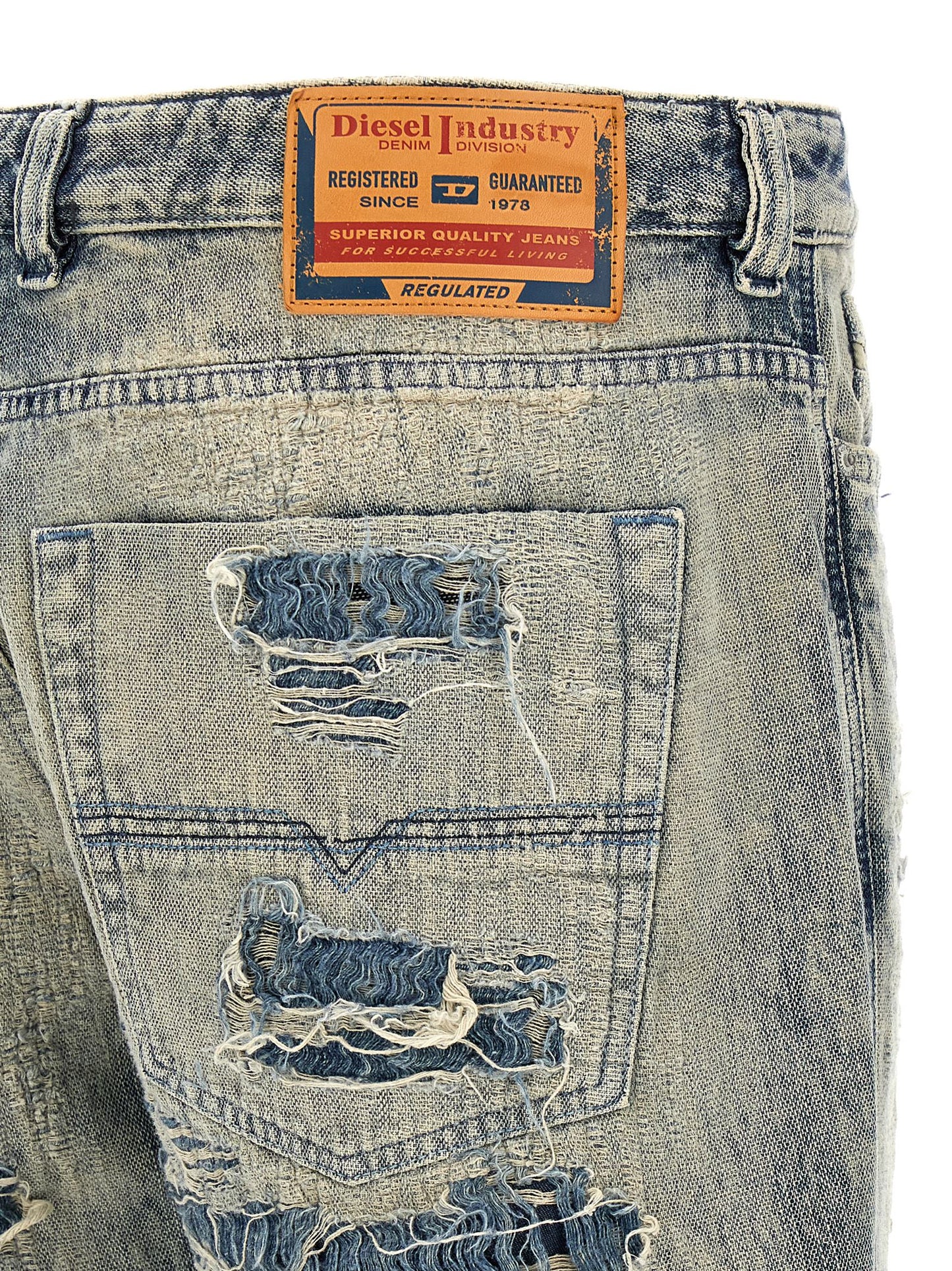 Jeans by Diesel for men in denim cotton light-blue features an sophisticated and straight-leg & relaxed-fit with a precise long, creating a sophisticated and sophisticated silhouette.