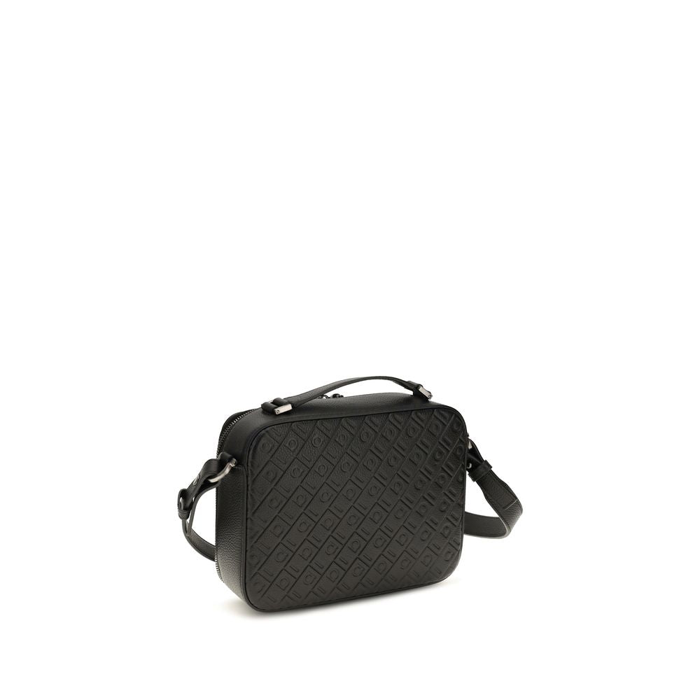 2-in-1 Shoulder & Crossbody Bag by Ferragamo for men in bos taurus calf grained leather black, silver & patterned features a effortless chic silhouette with a secure zipper, ample , and versatile crossbody-strap, shoulder-strap, handle & adjustable-strap for a effortless chic finish.