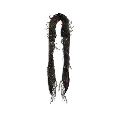 Scarf by Barbour for women in merino wool & capra leather bicolour, multicolor, patterned & tartan showcases a warm silhouette from the Merino Wool & Capra Leather Shawl Fringes Scarf collection, offering a warm drape that exudes sophisticated luxury.