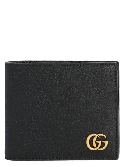 Wallet by Gucci for men in bos taurus calfskin leather black showcases a enchanting silhouette, artfully detailed with the signature style of the Gg Marmont Bos Taurus Calfskin Leather Wallet and functional .