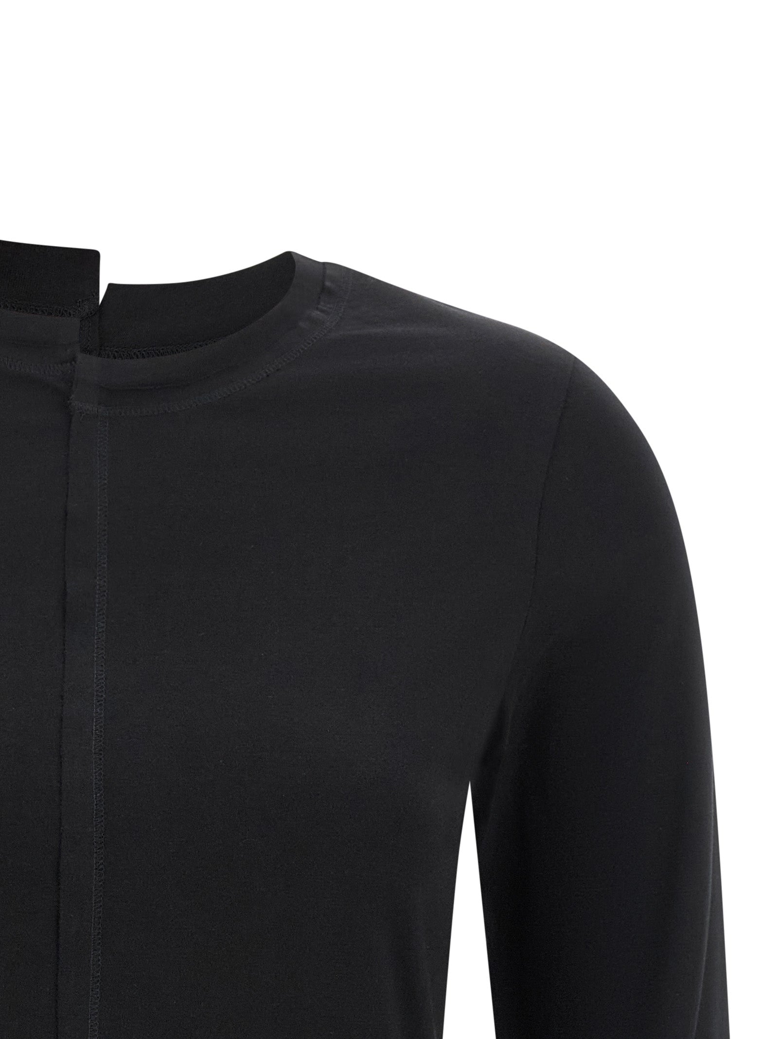 T-Shirt by Y-3 for women in cotton black features an edgy silhouette, meticulously detailed with a sophisticated and split neckline for a truly edgy finish.