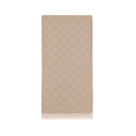 Scarf by Gucci for women in wool beige presents a cosy silhouette, artfully capturing the sophisticated design and premium aesthetic of the Gg Wool Foulard Frayed-Edge Scarf.