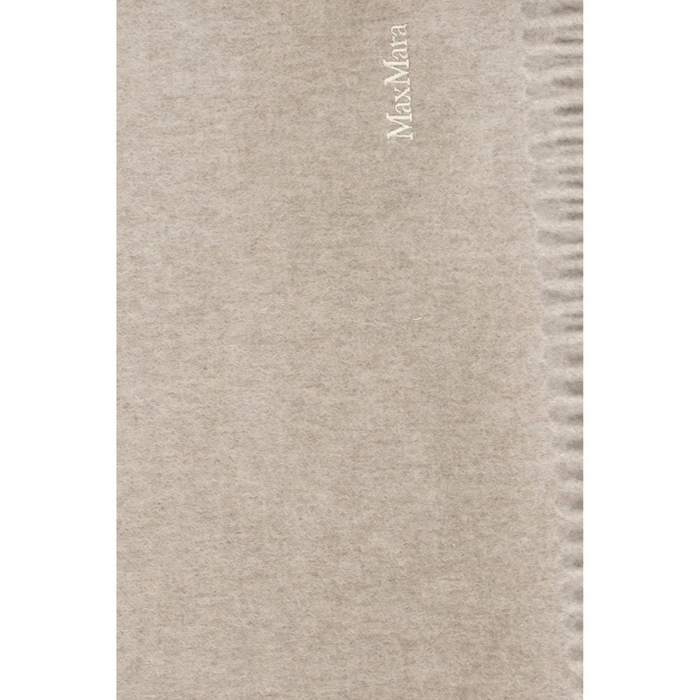 Scarf by Max Mara for women in cashmere & capra leather beige features a snug silhouette, perfectly showcasing the elegant drape and premium finish of the Cashmere & Capra Leather Shawl Fringes Scarf.