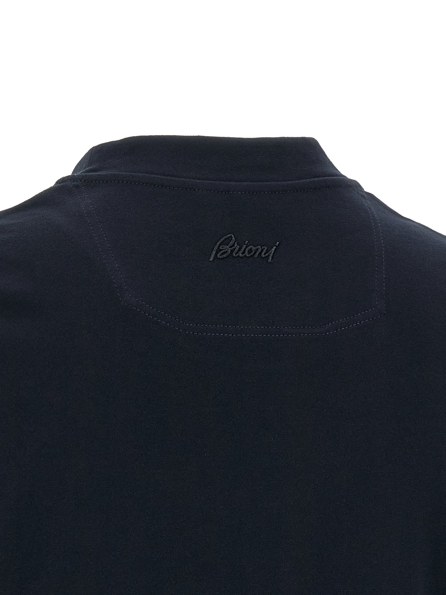 T-Shirt by Brioni for men in cotton navy & signature features a plush silhouette, showcasing a sophisticated and for a truly plush finish.
