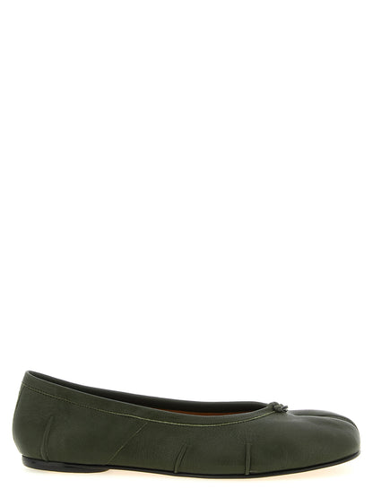Ballet Flat Shoes by Maison Margiela for women in lambskin leather bicolour, green, olive, white & signature presents a effortless chic silhouette, showcasing the Women's Lambskin Leather Ballet Flat Shoes design with a effortless chic and for a sophisticated look.